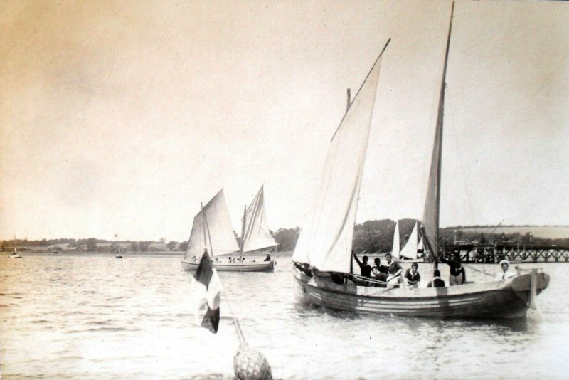 1926 - CUTTERS UNDER SAIL, 'PO SIMS TO LEEWARD' - RIGHTAND SIDE.jpg