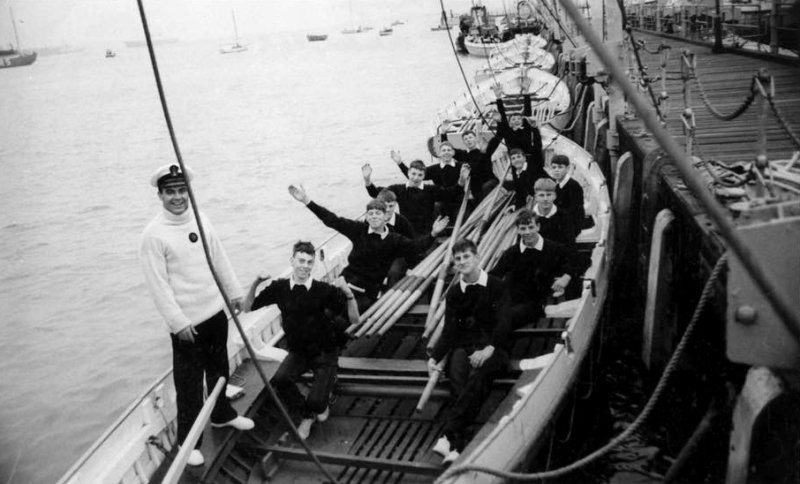 1967 - TONY TUDDENHAM,  93 RECR., HAWKE DIV., COMMS CLASSES, WINNERS OF THE CUTTER RACE.jpg