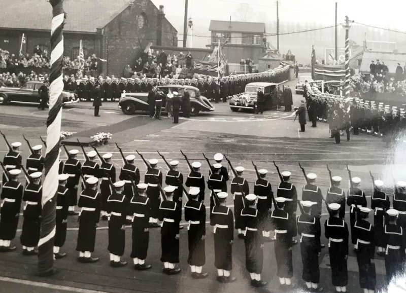 1958, JANUARY - ALFRED SINGLETON, H.M. THE QUEEN ARRIVING AT HARWICH.jpg