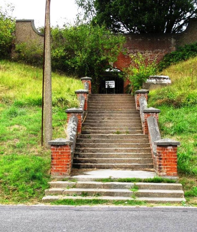 1980s - DICKIE DOYLE, STEPS FROM BENBOW LANE TO LOWER PLAYING FIELD.jpg
