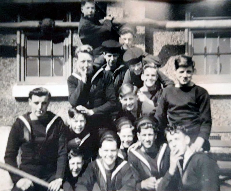 1947 - ALAN WILLIAM FOSTER. BADGE BOY IS LEANING ON ALAN'S HEAD.jpg