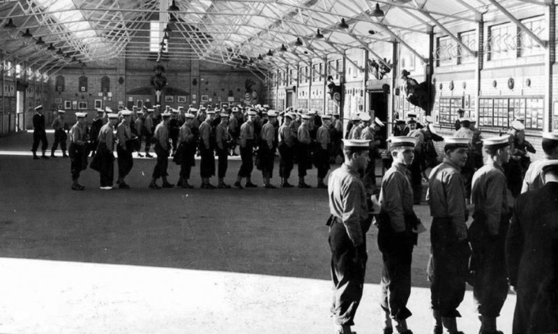 UNDATED - PAY PARADE IN NELSON HALL.jpg