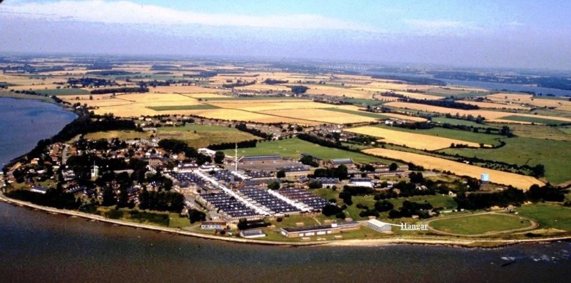 1963c - BEN LYON, 25 RECR., SHOWING THE POSTION OF THE NEW HANGAR WHICH WAS COMPLETED IN 1963 THIS BEING A 'LATER' PHOTO.jpg