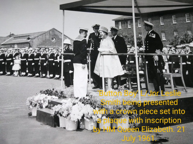 1961 - HM THE QUEEN CONGRATULATING THE BUTTON BOY L.JNR. LES SMITH.