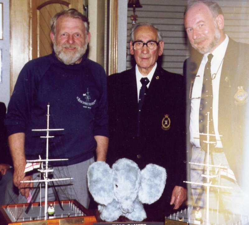 1988 - DICKIE DOYLE, JIM TOVERY, DSM AND GEOFF HILL, DURING MAST REPLICAS PRESENTATION, SEE SEPARATE PHOTOS OF THE REPLICAS