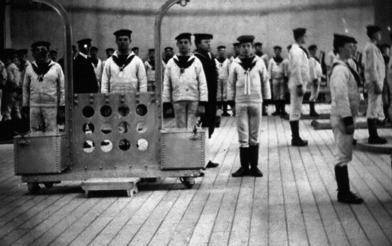 UNDATED - DICKIE DOYLE, BOYS UNDER INSTRUCTION IN THE GUNNERY SCHOOL.jpg