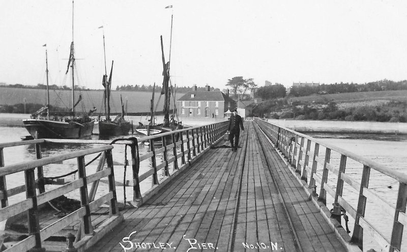 UNDATED - DAVID RYE, SHOTLEY PIER.jpg