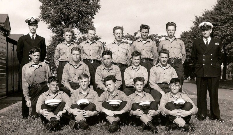 1961, 28TH AUGUST - PETER CLIPSTONE, DRAKE DIVISION, 27 MESS, NAMES BELOW.jpg