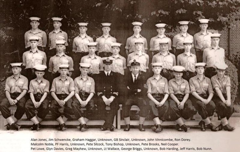 1964-65 - RON DOREY, 69 RECR., BENBOW, 29 MESS, CHEFS AND NAVAL AIR MECH'S, THE UNKNOWNS WERE THE LATTER - WERE YOU ONE OF THEM
