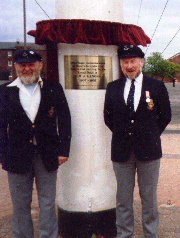 1989 22ND APRIL - DICKIE DOYLE AND GEOFF HILL AFTER THE DEDICATION CEREMONY.jpg