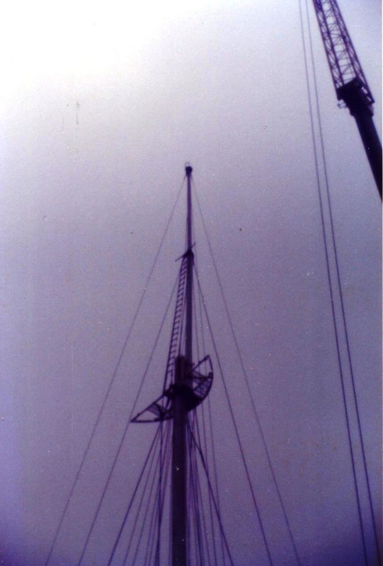 1988 - DICKIE DOYLE, ANOTHER VIEW OF THE RESTORED MAST AWAITING ITS YARDARMS.jpg