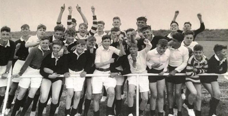 1964, 24TH MARCH - GRAHAM RIGBY, 66 RECR., EXMOUTH, 26 CLASS,  SPORTS DAY, I AM 5TH FROM LEFT, SECOND ROW.jpg