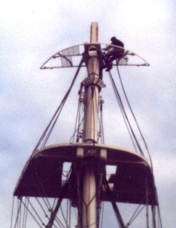 1988 - DICKIE DOYLE, MAST RESTORATION, MAST DEPRESSED READY FOR REMOVAL OF THE HALF MOON.JPG