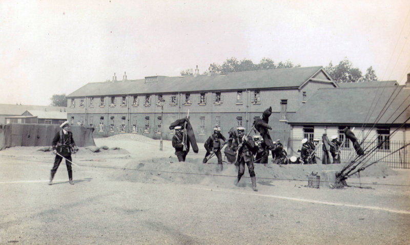 1923 - JIM WORLDING, ASSAULT COURSE, 4..jpg