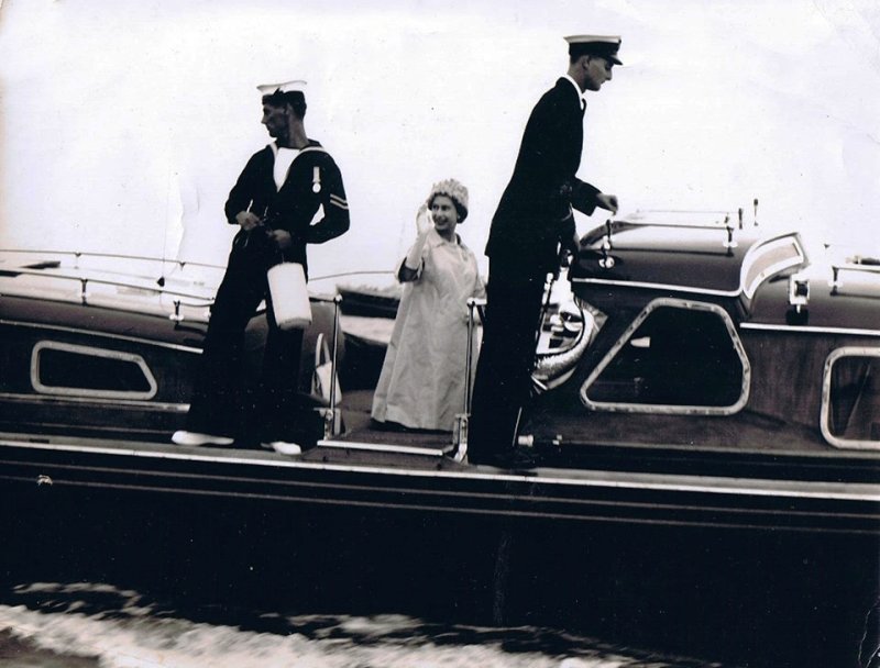 1961 - THE QUEEN ARRIVING AT SHOTLEY, PHOTO COURTESY ANNE BERRY, A.jpg