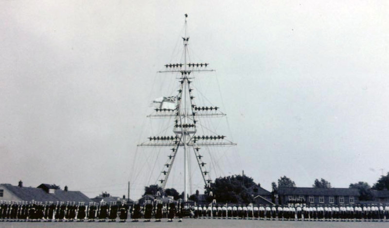 UNDATED - CEREMONIAL MAST MANNING.jpg