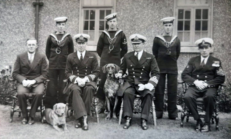 UNDATED - SOME OFFICERS, INSTRUCTOR BOYS AND A REGULATING PETTY OFFICER.jpg