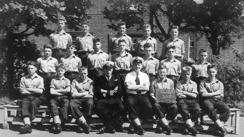 1959, 9TH JUNE - IAN SIMPSON, DRAKE, 39 MESS., 352 CLASS, INSTR. P.O. TEL STAN SNAPE.jpg