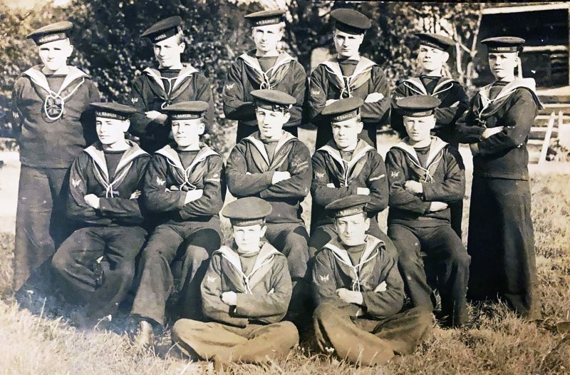 UNDATED - UNKNOWN SIGNALS CLASS, WITH INSTRUCTOR.jpg