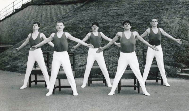 1972 - GEOFFREY WOOD, RODNEY, 42 MESS, PRACTISING FOR CHAIR TRICKS DISPLAY TEAM AT EARLS COURT, I AM ON THE LEFT, 03.