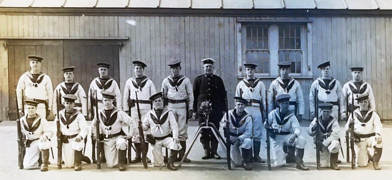 UNDATED - UNKNOWN GUNNERY CLASS WITH INSTRUCTOR.jpg