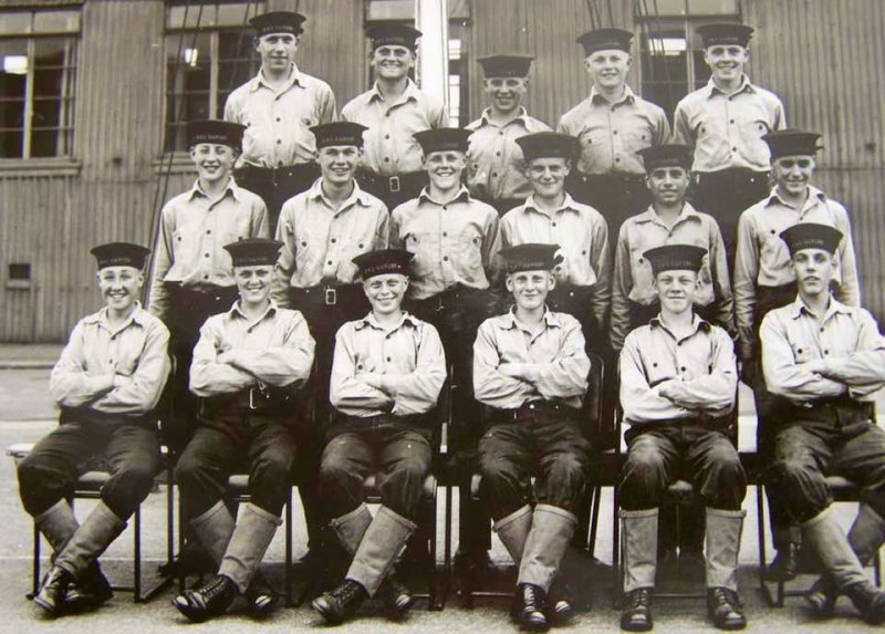 1950, 6TH JUNE - CARL LEMKES, BENBOW, 79 CLASS, THIS WAS TAKEN ON 28TH JUNE 1950 IN THE ANNEXE.jpg