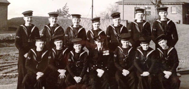 1954 - KEITH DRYSDALE SPENCER, BOY SIGNALMEN'S CLASS AFTER PASSING OUT, INSTR. POSSIBLY CHIEF YEOMAN COVERDALE, 03..jpg