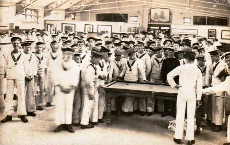 1924 - BOYS IN THE RECREATION ROOM.jpg
