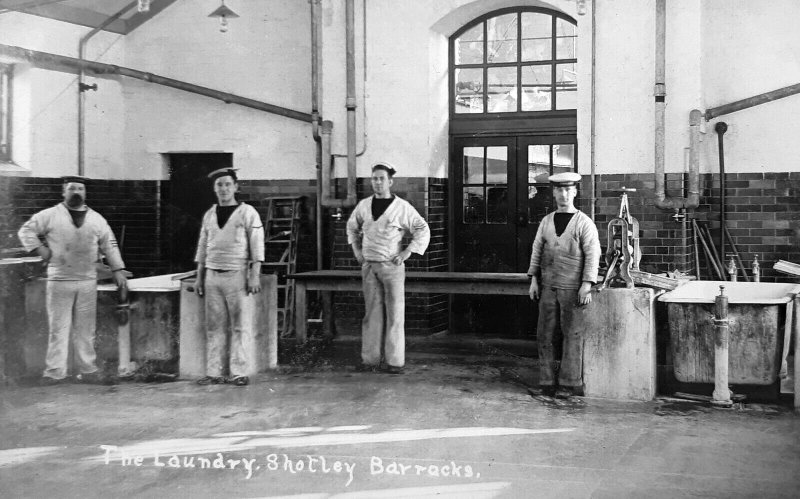 1914c - 4 POSSIBLE INSTRUCTORS IN THE LAUNDRY SHOTLEY BARRACKS.jpg