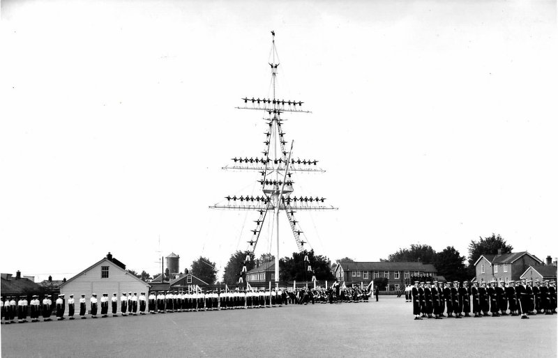 1962, SEPTEMBER - JOE BATES, 13, EXMOUTH, 81 CLASS, MANNED MAST, PARENTS DAY..jpg