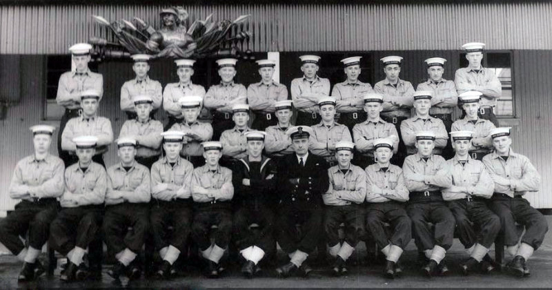 1959, 6TH JANUARY - JOHN ARBON,  01, ANNEXE, JOHN IS 4TH FROM RIGHT FRONT ROW..jpg