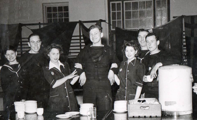 1950 - FRED HADER, NAAFI GIRLS, CHRISTMAS DUTY CLASS.png