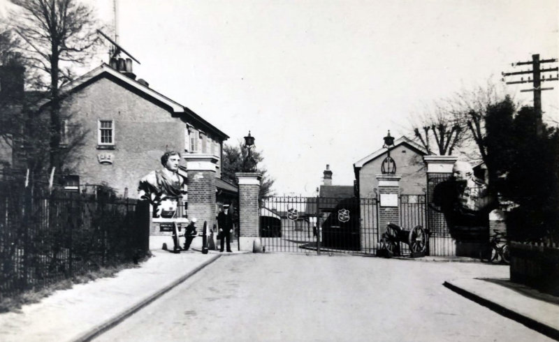 UNDATED - MAIN GATES..jpg