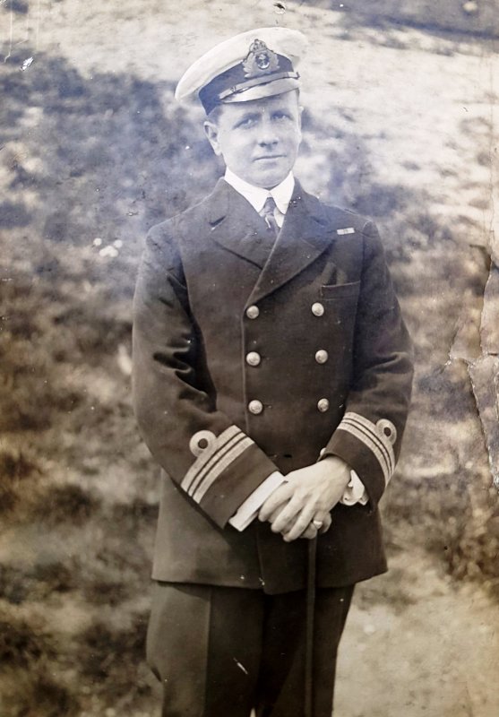 1917, 11TH OCTOBER - THOAMAS BRUCE PEARCE, UNKNOW LT. CDR, POSTED BY HIS GRANDSON TONY BROWN, 04..jpg