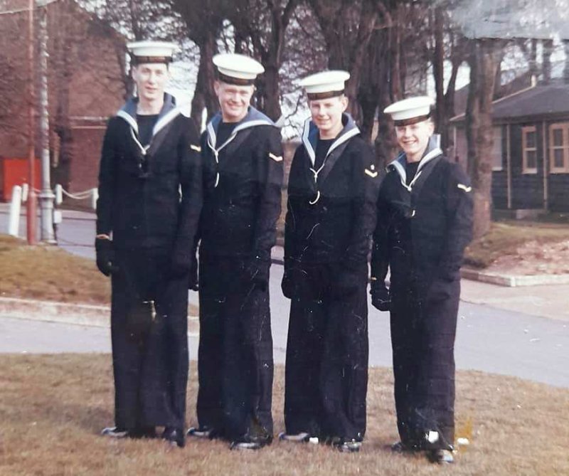 1965-66 - GRAHAM SAMPSON, 06., 2ND FROM RIGHT, CHRIS WRIGHT, JNR. INSTR..jpg