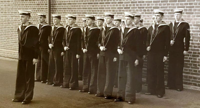 1959, 6TH JANUARY - JOHN ARBON, 03., FROBISHER, 36 MESS, 157 CLASS, I AM 2ND FROM RIGHT FRONT ROW.jpg