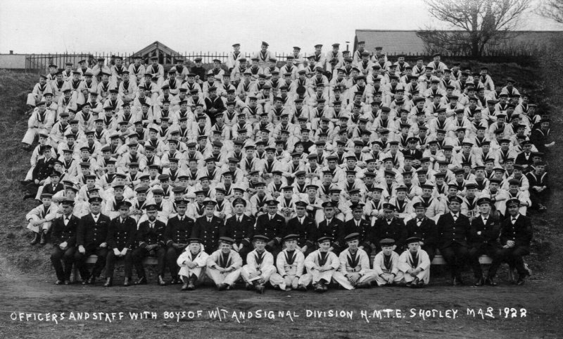 1922, MARCH - OFFICERS & STAFF WITH WT & SIGNAL DIVISION BOYS..jpg