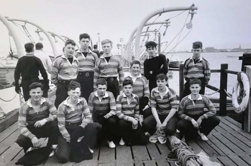 1964 - PHILLIP JOHN GILLETT, 74 RECR., KEPPEL, 3 MESS, ON THE BOAT PIER FOR PULLING [ROWING].jpg