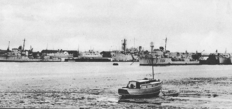 1940's - RESERVE FLEET OFF SHOTLEY..jpg