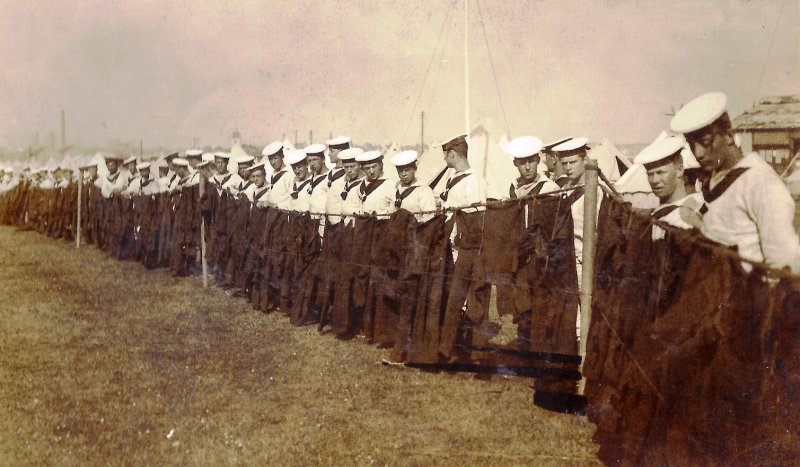 UNDATED - UNKNOWN CLASS WITH BLUES ON WASHING LINE..jpg