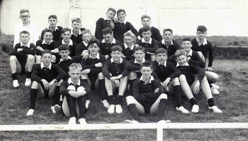 1966, APRIL - GARY EDWARDS, 83 RECR., EXMOUTH DIVISION, I'M 2ND ROW UP 2ND FROM LEFT, TOPPING IN WHITE SHIRT..jpg