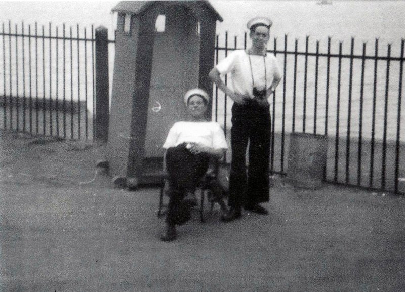 1969, 15TH SEPTEMBER - JIM GILLIES, BLAKE, 31 AND 32 CLASSES, NEAR THE PIER..jpg