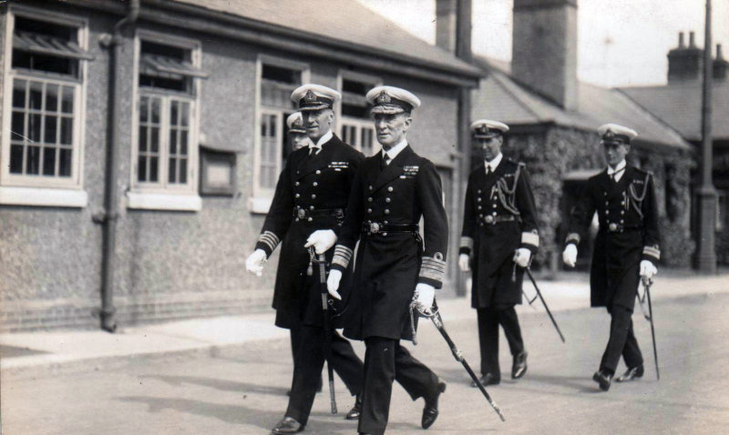 UNDATED - UNKNOWN ADMIRAL AND OFFICERS ON THE QUARTER DECK..jpg