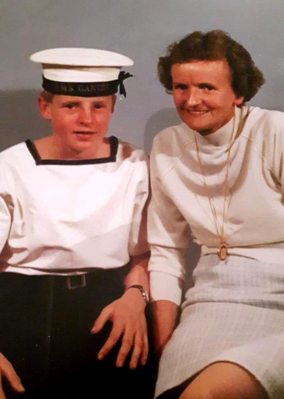 1971, 17TH JUNE - CHRIS EDWARDS, WITH MUM ON PARENTS DAY..jpg