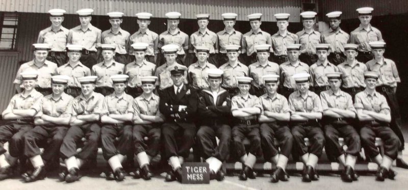 1962, 4TH JUNE - ALLAN MOOR, 01., 50 RECR., ANNEXE TIGER MESS, THEN BLAKE, 6 MESS, 68 AND 67 CLASSES.jpg