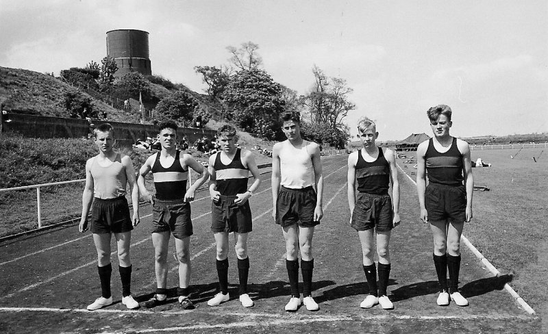 1961, NOVEMBER - DAVID BRIGHTON 45 RECR., COLLINGWOOD, 43 MESS, 391 CLASS, SPORTS DAY 04, NAMES BELOW..jpg