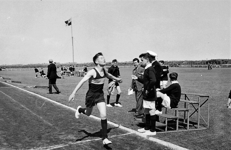 1961, NOVEMBER - DAVID BRIGHTON 45 RECR., COLLINGWOOD, 43 MESS, 391 CLASS, SPORTS DAY 05, NAMES BELOW..jpg