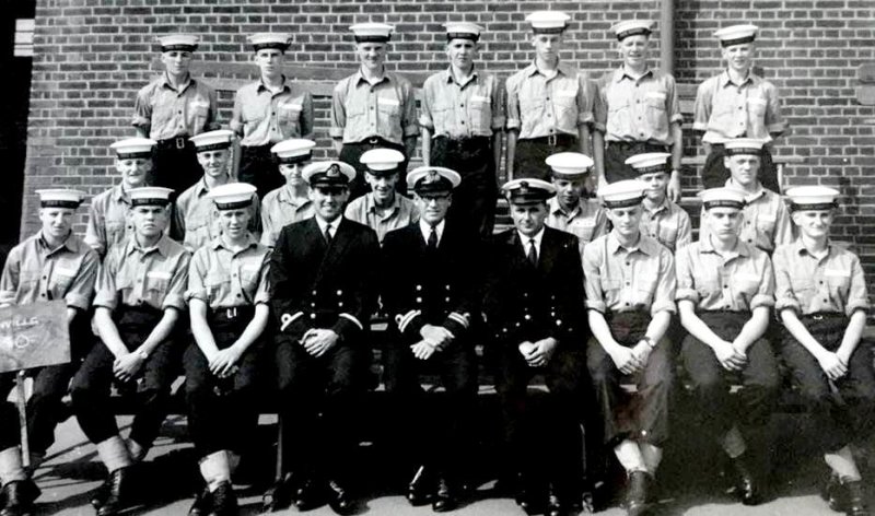 1967, 14TH-15TH AUGUST - LES HUGHES, 95 RECR., GRENVILLE, 23 MESS, INSTRS. CPO WESTWORTH, PO PACKHAM, I AM 2ND ROW, 2ND LEFT