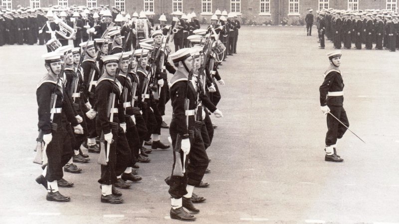 1972, APRIL - JOHN POPPLEWELL, 33 RECR., FROBHISHER, 133 CLASS, FROBISHER GUARD.jpg