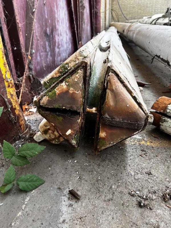 2022, 4TH OCTOBER - JIM DINES, TIMBERS IN NELSON HALL, FOR THE NEW SPARS, 01..jpg